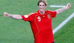 Torres obojio Goodison Park u crveno