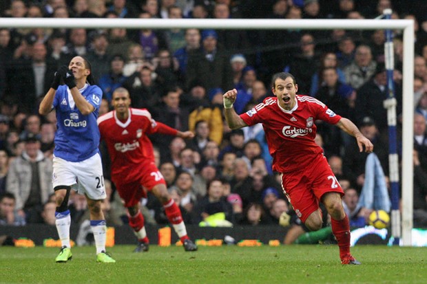 Video: Evertonu igra, Liverpoolu bodovi