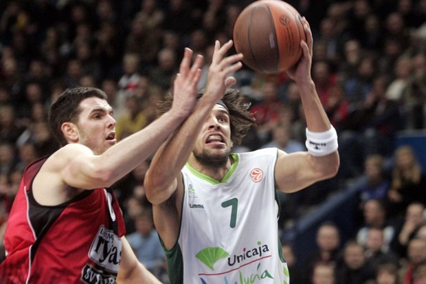 Cook pogurao Efes Pilsen