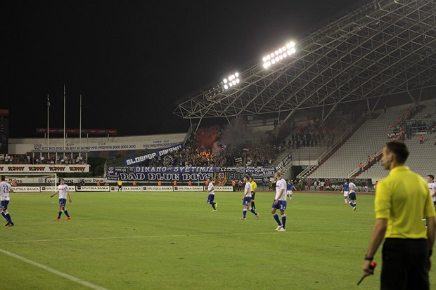 Hajduk i Dinamo novčano kažnjeni zbog pirotehnike u derbiju