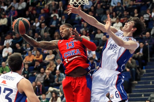 Anadolu Efes do gostujuće pobjede u derbiju, odlični nastupi Tomasa i Markote