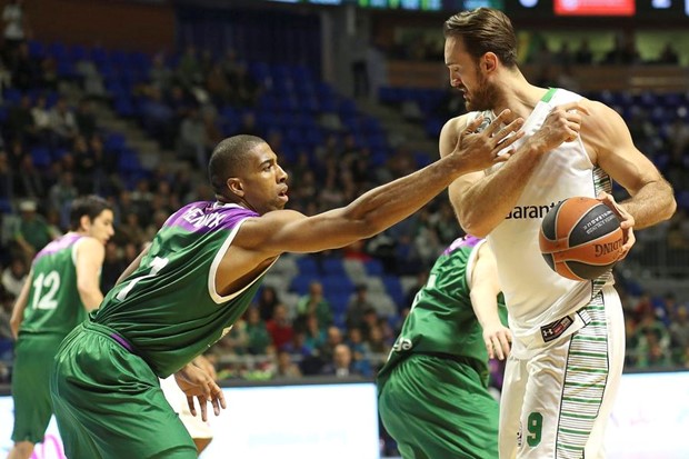 Šved junak Himkija, Tomićevih 16 poena nedovoljno Barceloni za pobjedu