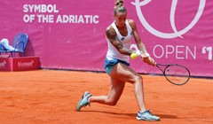 Mlada Antonia Ružić iznenadila Polonu Hercog i prošla u drugo kolo