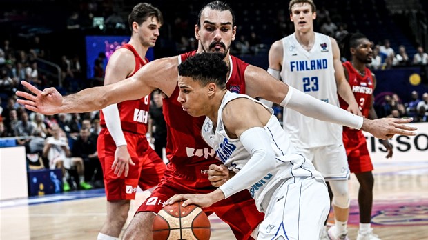 Dario Šarić odradio dobru utakmicu u pobjedi Sunsa protiv Lakersa