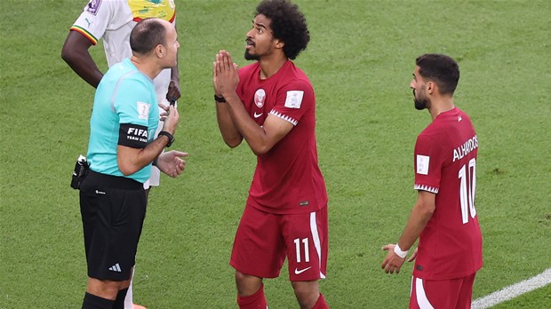 Mateu Lahoz poslan kući nakon kaotičnog dvoboja Nizozemske i Argentine