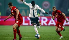 Eintracht izvukao bod s igračem manje, Jakić i Smolčić krenuli od prve minute
