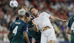 Rakitić nezadovoljan: 'Opet odlazimo sa stadiona poput glupana i bijesni'
