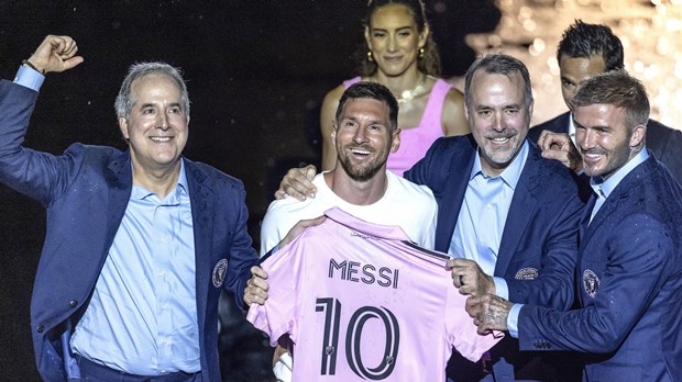 Navijači bijesni nakon što je Messi ostao na klupi, traže povrat novca