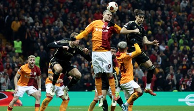 Istanbulski velikani Galatasaray i Bešiktaš žele osvojenim trofejom najaviti sezonu