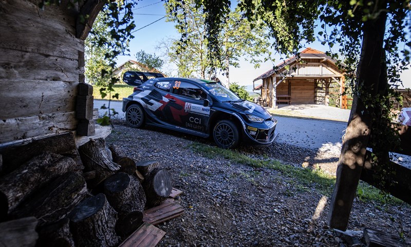 WRC Croatia rally: Neuville i Evans izjednačeni u drugi dan