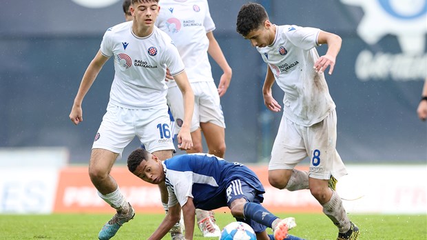 Nakon kadeta i pioniri Hajduka su osvojili trofej kupa