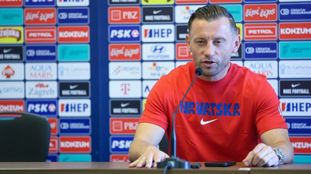 Olić: 'Što prije zabijemo gol, to ćemo imati lakši posao protiv Farskih Otoka'