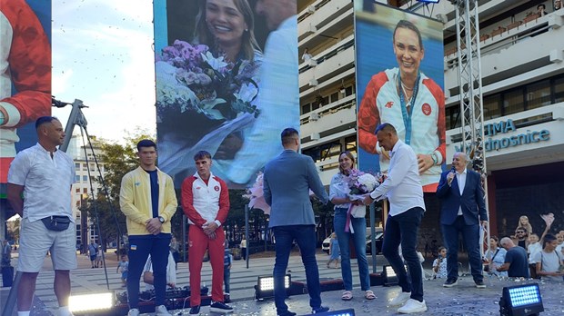 Osječani dočekali Donnu Vekić: 'Ova medalja je jednako vaša kao i moja'