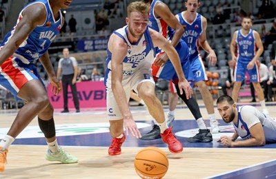 Zadar lako do pobjede, Cibona tijesno slavila